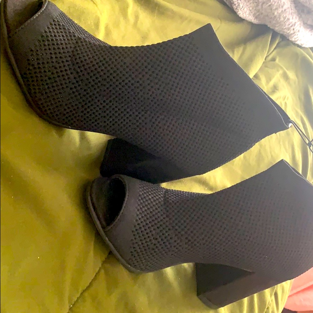 New Black open toe shoes
